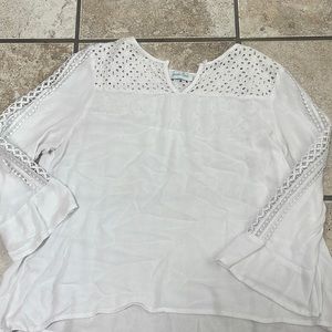 No size but fits like a women’s small